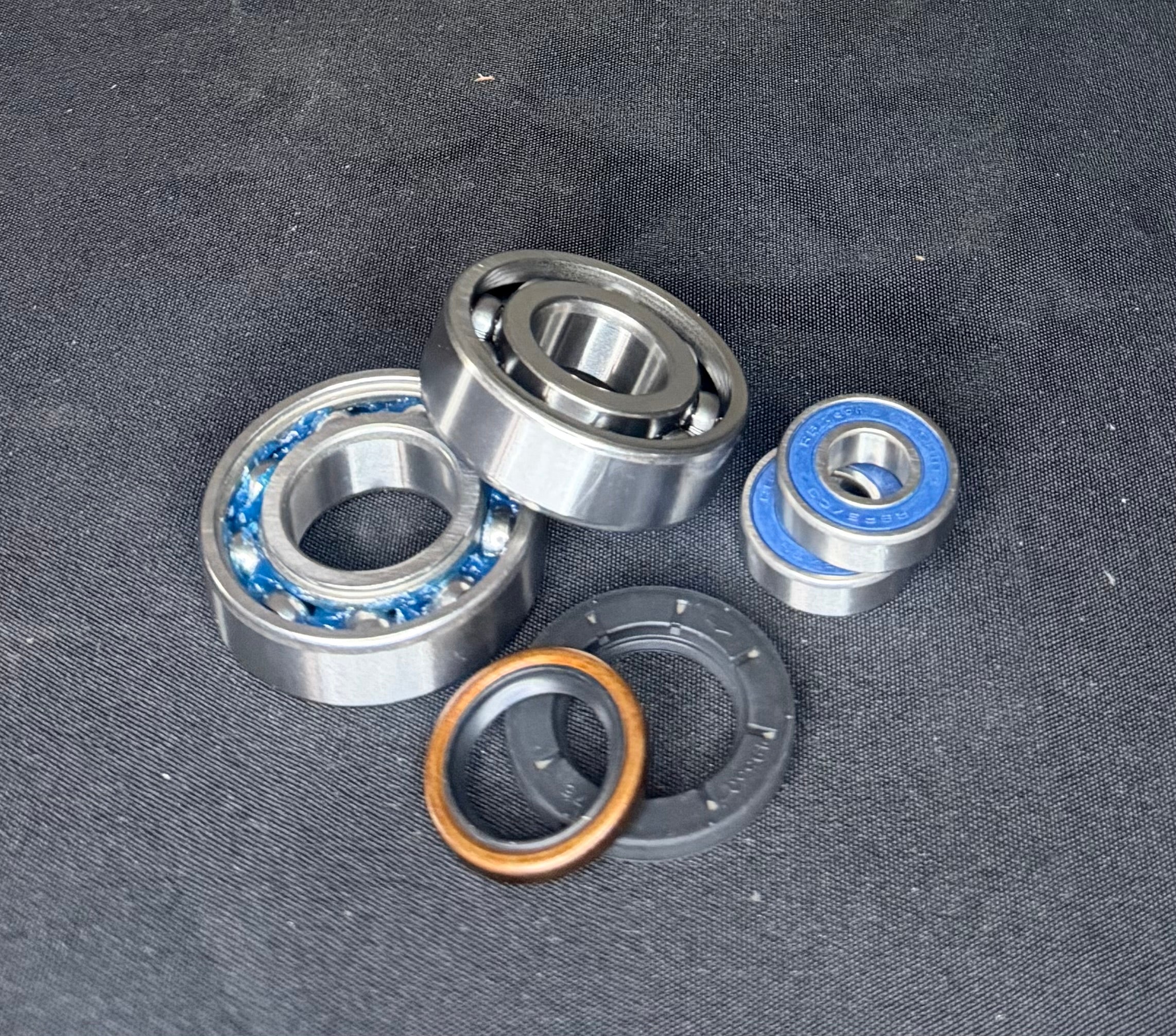 Crankshaft Bearings, Crankshaft Seals, and Cam Bearings for a Jr Dragster Engine